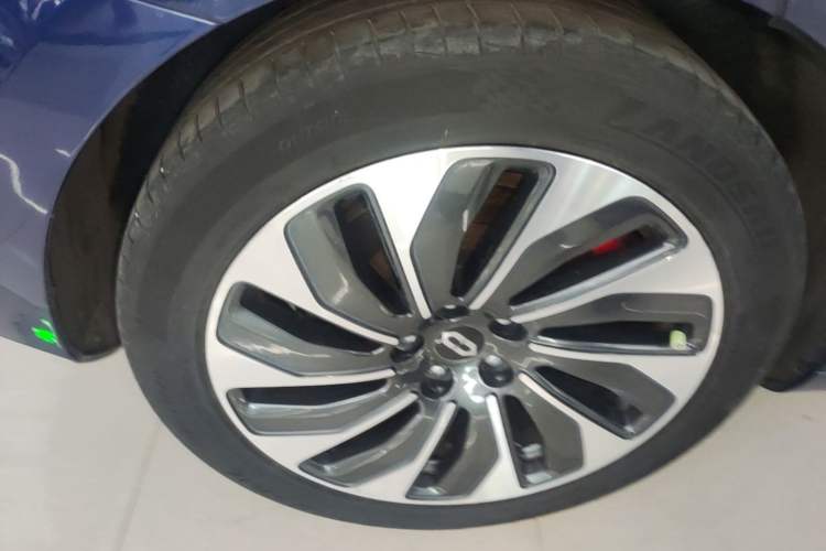 Used Hima AITO M5 2022 Extended-Range Four-Wheel Drive Ultimate Edition Right Rear Wheel Hub