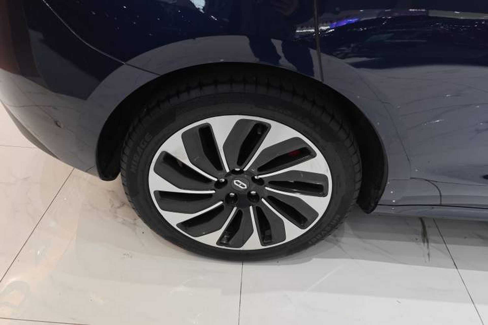 Used Hima AITO M5 2022 Extended-Range Four-Wheel Drive Flagship Edition Right Rear Wheel Hub
