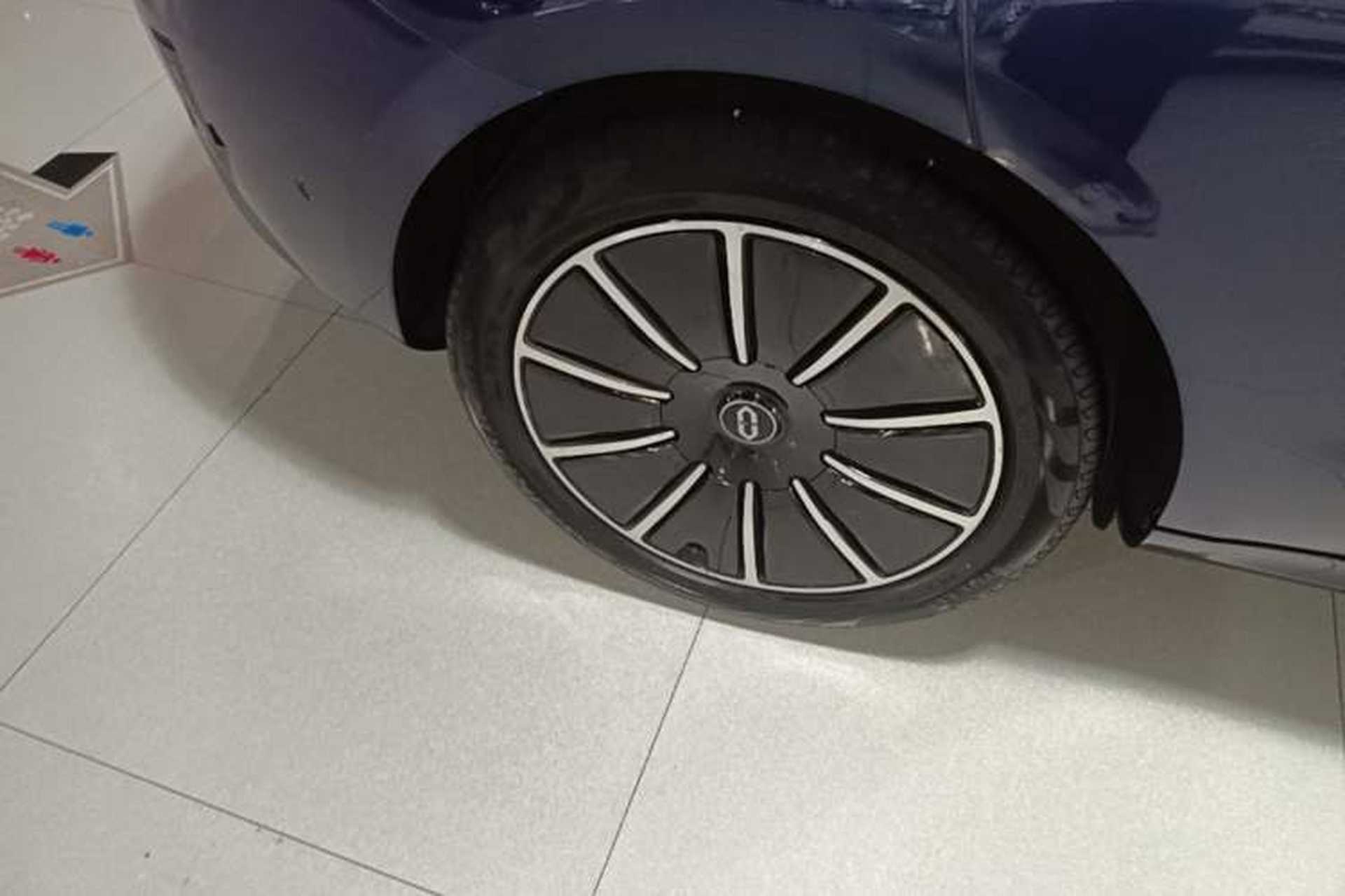 Used Hima AITO M5 2022 Extended-Range Four-Wheel Drive Flagship Edition Right Rear Wheel Hub