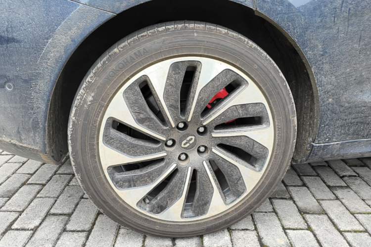 Used Hima AITO M5 2022 Extended-Range Four-Wheel Drive Flagship Edition Right Rear Wheel Hub