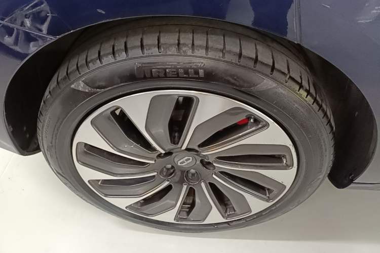Used Hima AITO M5 2022 Range-Extended Rear-Drive Standard Version Right Rear Wheel Hub