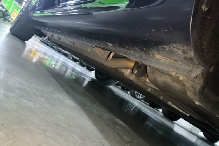 Used Hima AITO M5 2022 Extended-Range Four-Wheel Drive Performance Version Right Side Sill