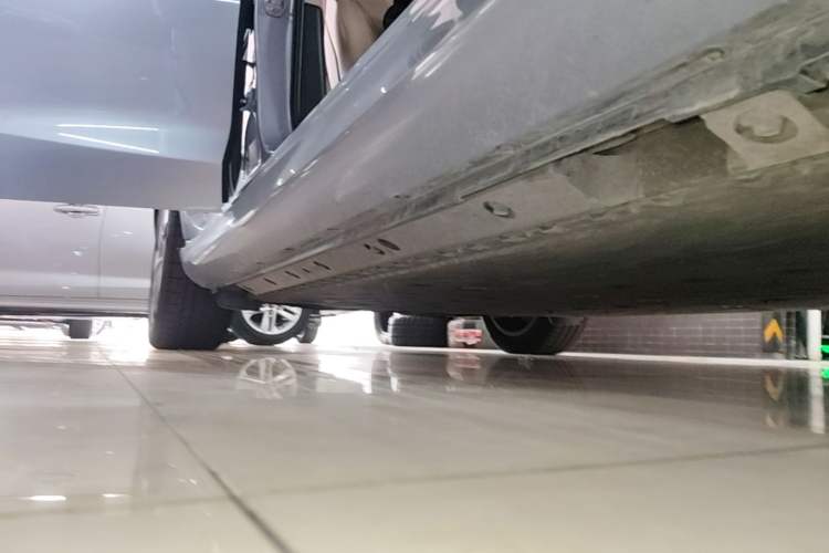 Used Hima AITO M5 2022 Pure Electric Rear-Drive Standard Edition Right Side Sill