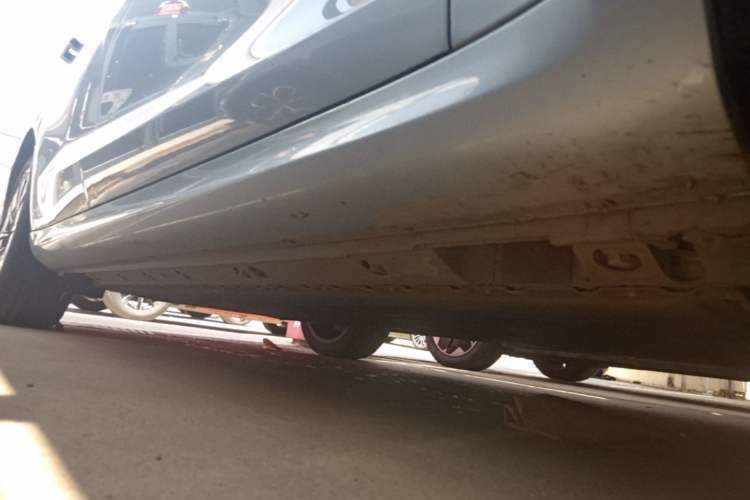 Used Hima AITO M5 2022 Pure Electric All-Wheel-Drive Performance Edition Right Side Sill