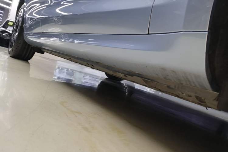 Used Hima AITO M5 2022 Pure Electric All-Wheel-Drive Performance Edition Right Side Sill