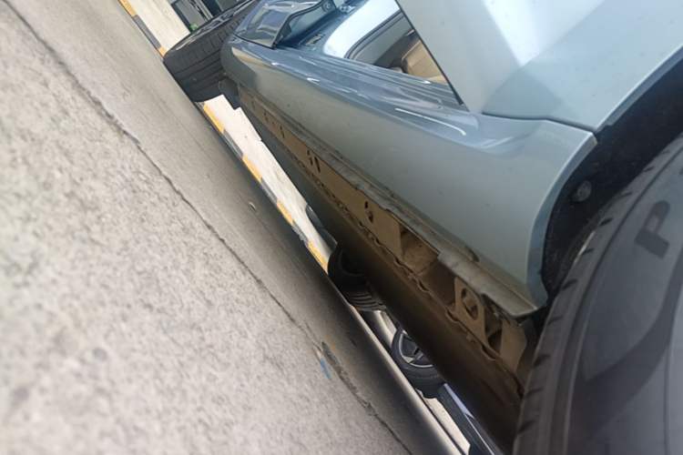 Used Hima AITO M5 2022 Pure Electric Rear-Drive Standard Edition Right Side Sill