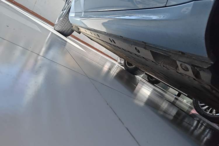 Used Hima AITO M5 2022 Pure Electric Rear-Drive Standard Edition Right Side Sill