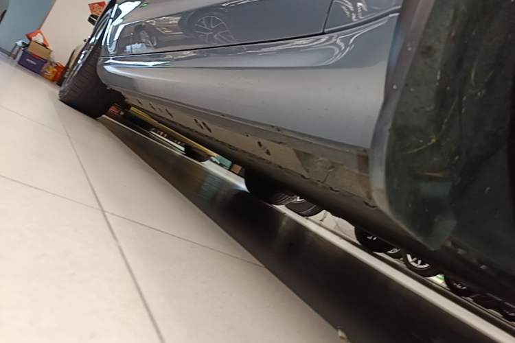Used Hima AITO M5 2022 Pure Electric Rear-Drive Standard Edition Right Side Sill