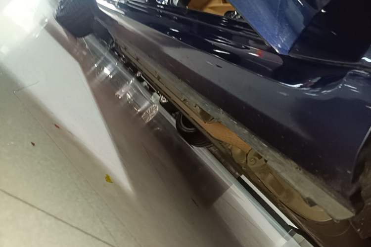 Used Hima AITO M5 2022 Extended-Range Four-Wheel Drive Flagship Edition Right Side Sill