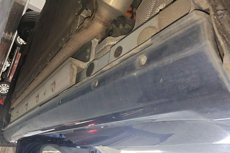 Used Hima AITO M5 2022 Extended-Range Four-Wheel Drive Ultimate Edition Right Side Sill