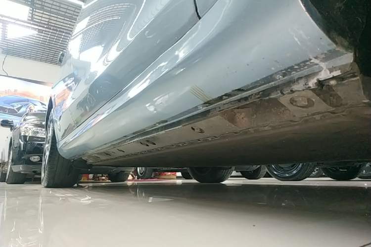 Used Hima AITO M5 2022 Pure Electric Rear-Drive Standard Edition Right Side Sill