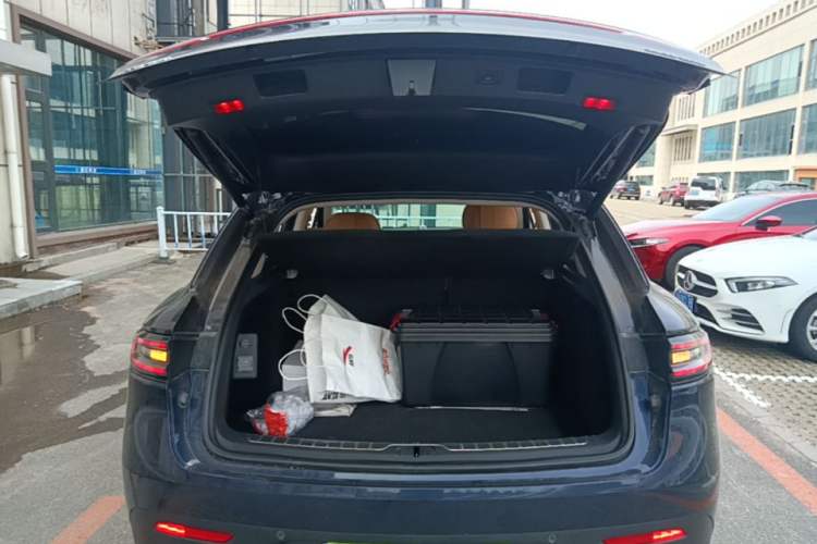 Used Hima AITO M5 2022 Extended-Range Four-Wheel Drive Performance Version Trunk