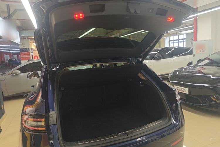 Used Hima AITO M5 2022 Extended-Range Four-Wheel Drive Flagship Edition Trunk