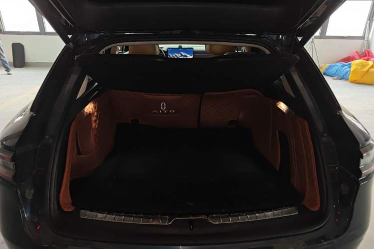 Used Hima AITO M5 2022 Extended-Range Four-Wheel Drive Ultimate Edition Trunk