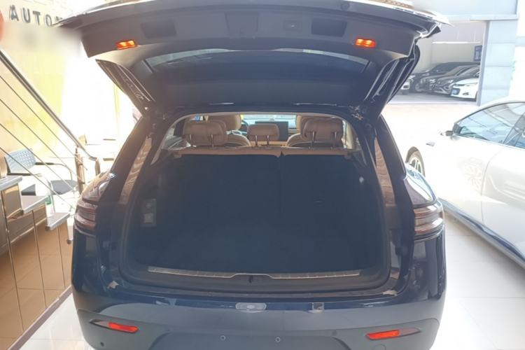 Used Hima AITO M5 2022 Extended-Range Four-Wheel Drive Ultimate Edition Trunk