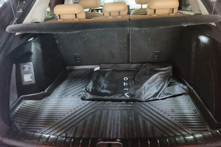 Used Hima AITO M5 2022 Extended-Range Four-Wheel Drive Flagship Edition Trunk