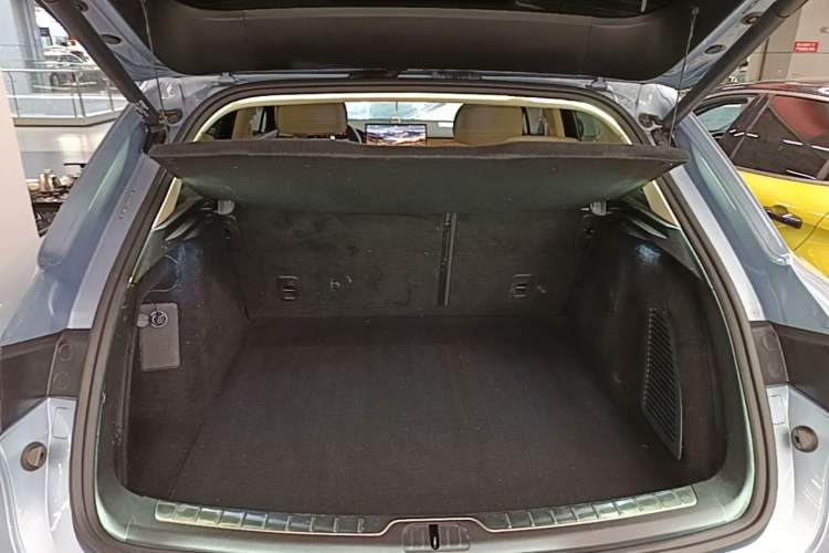 Used Hima AITO M5 2022 Pure Electric Rear-Drive Standard Edition Trunk