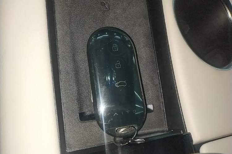 Used Hima AITO M5 2022 Range-Extended Rear-Drive Standard Version Vehicle Key