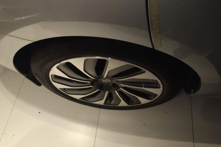Used Hima AITO M5 2022 Range-Extended Rear-Drive Standard Version Exterior 1