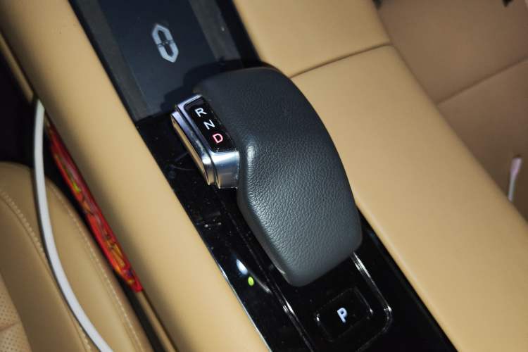 Used Hima AITO M5 2022 Extended-Range Four-Wheel Drive Ultimate Edition Gear Lever
