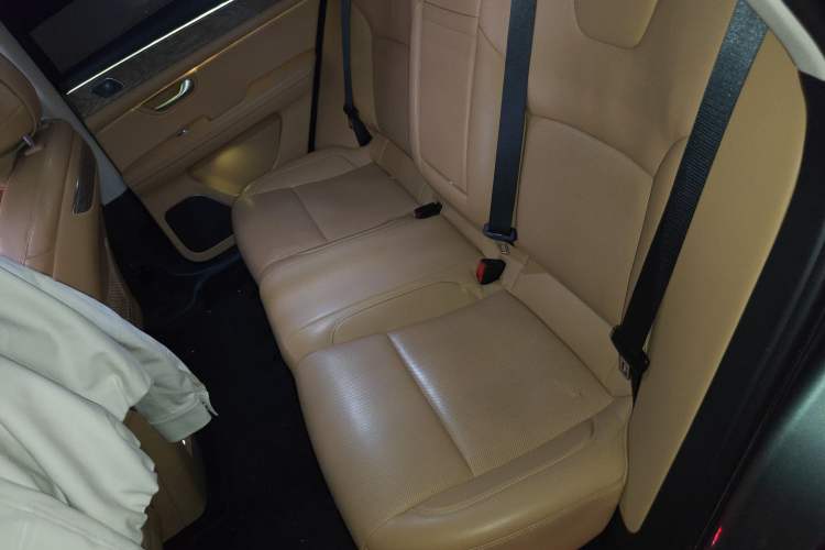 Used Hima AITO M5 2022 Extended-Range Four-Wheel Drive Ultimate Edition Left Rear Seat