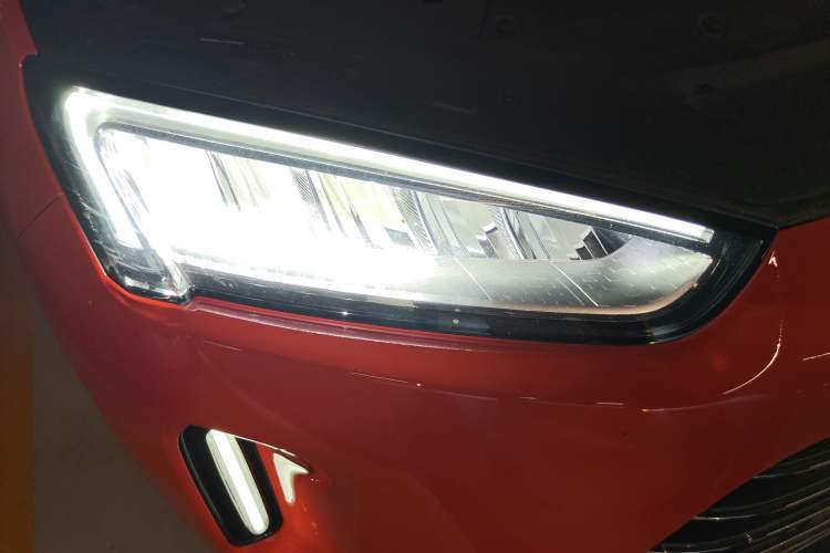 Used Hima AITO M5 2022 Extended-Range Four-Wheel Drive Ultimate Edition Right Front Headlight