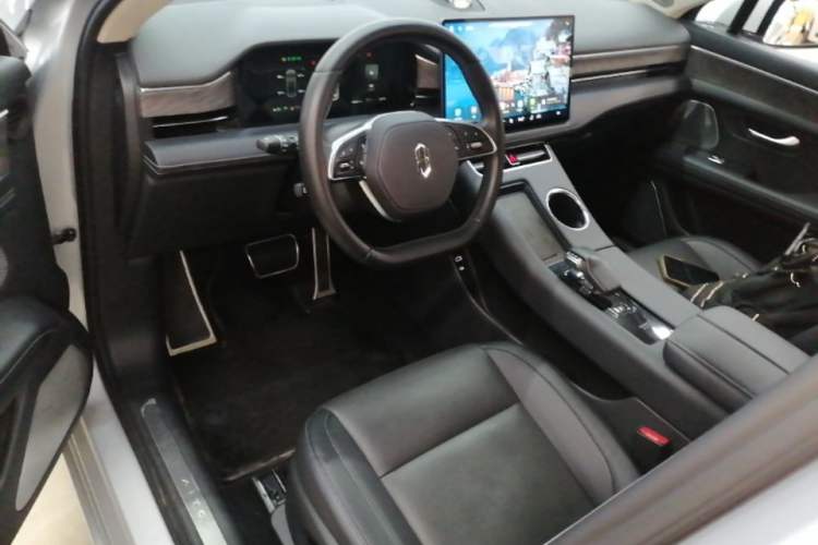 Used Hima AITO M5 2022 Range-Extended Rear-Drive Standard Version Center Console