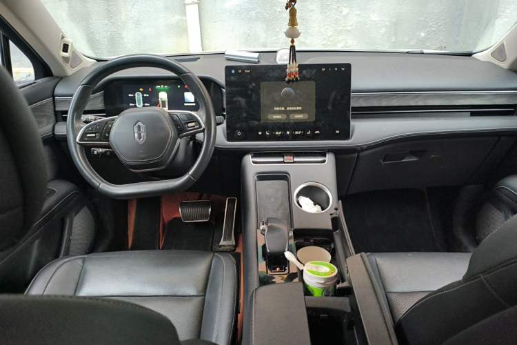 Used Hima AITO M5 2022 Extended-Range Four-Wheel Drive Performance Version Center Console