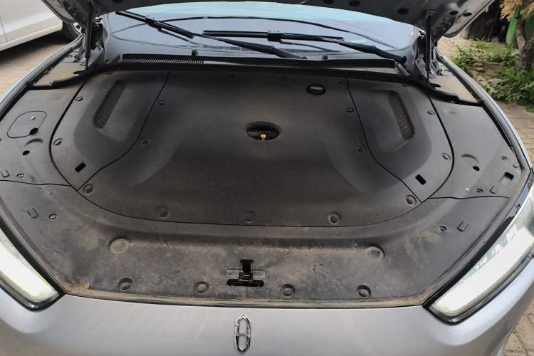 Used Hima AITO M5 2022 Extended-Range Four-Wheel Drive Performance Version Engine Bay