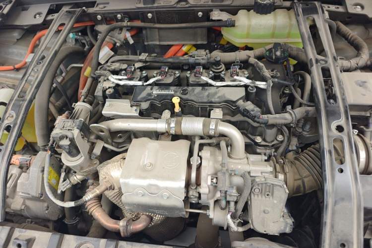 Used Hima AITO M5 2022 Extended-Range Four-Wheel Drive Performance Version Engine Bay Left