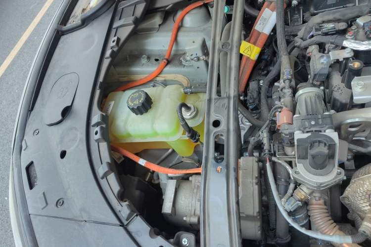 Used Hima AITO M5 2022 Range-Extended Rear-Drive Standard Version Engine Bay Right