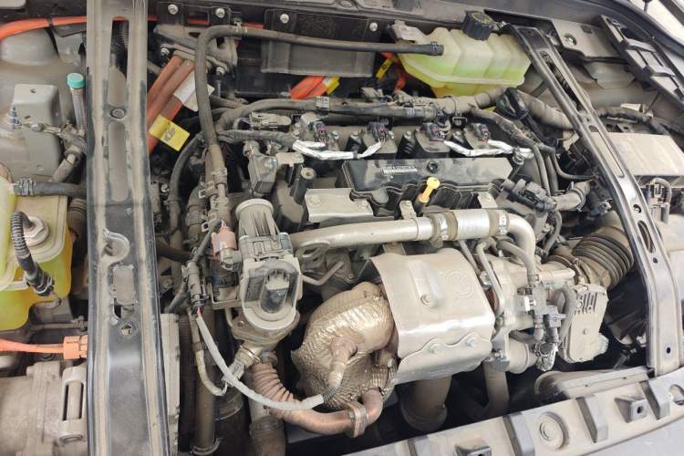 Used Hima AITO M5 2022 Extended-Range Four-Wheel Drive Performance Version Engine Bay Right