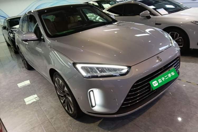 Used Hima AITO M5 2022 Extended-Range Four-Wheel Drive Performance Version Front Right 45 Deg