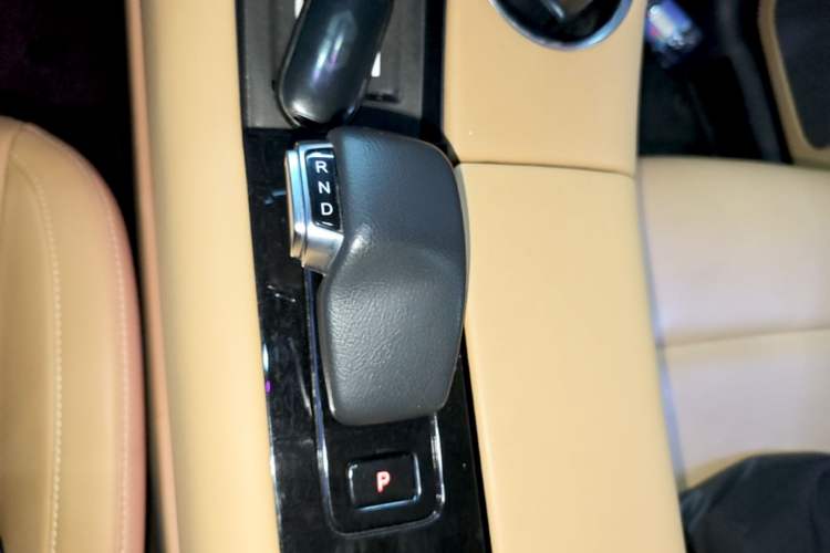 Used Hima AITO M5 2022 Extended-Range Four-Wheel Drive Ultimate Edition Gear Lever