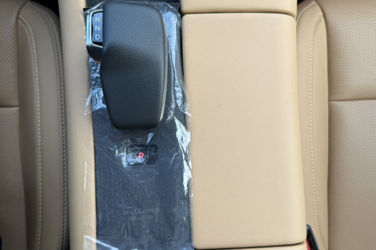 Used Hima AITO M5 2022 Extended-Range Four-Wheel Drive Ultimate Edition Gear Lever