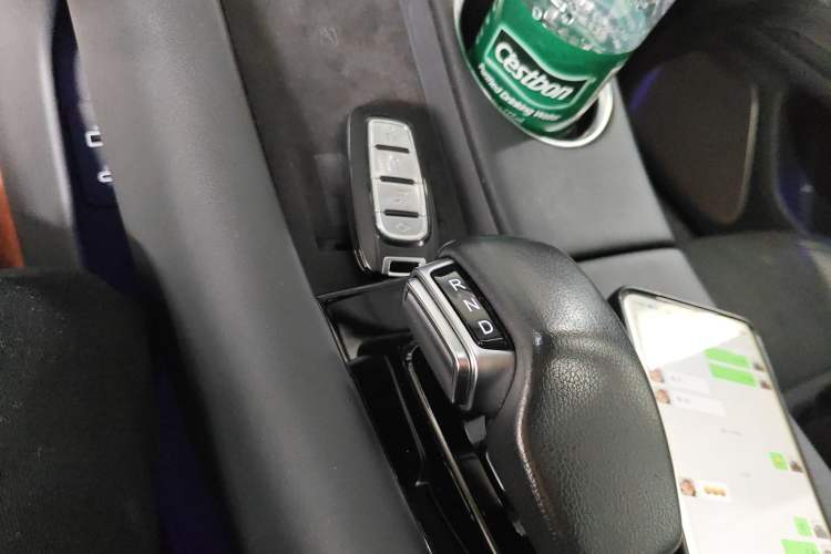 Used Hima AITO M5 2022 Range-Extended Rear-Drive Standard Version Gear Lever