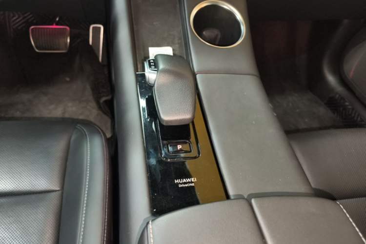 Used Hima AITO M5 2022 Extended-Range Four-Wheel Drive Performance Version Gear Lever