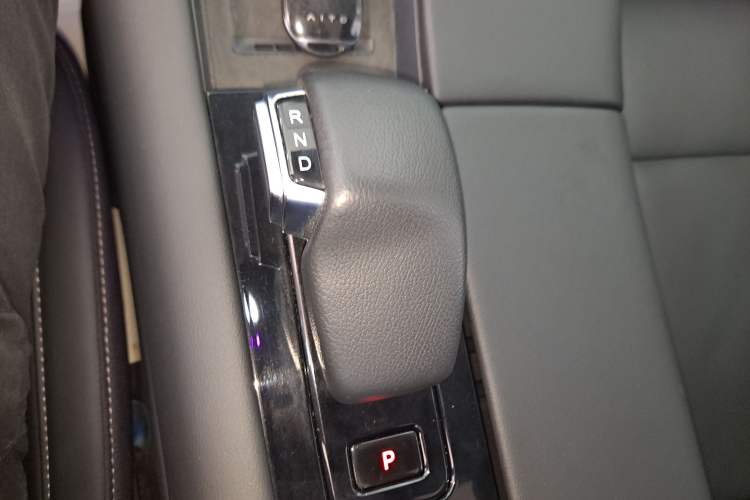 Used Hima AITO M5 2022 Extended-Range Four-Wheel Drive Performance Version Gear Lever
