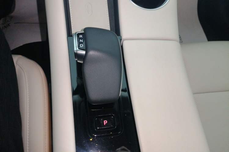 Used Hima AITO M5 2022 Extended-Range Four-Wheel Drive Ultimate Edition Gear Lever