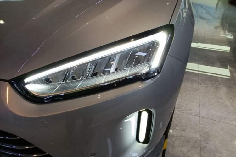 Used Hima AITO M5 2022 Extended-Range Four-Wheel Drive Performance Version Left Front Headlight