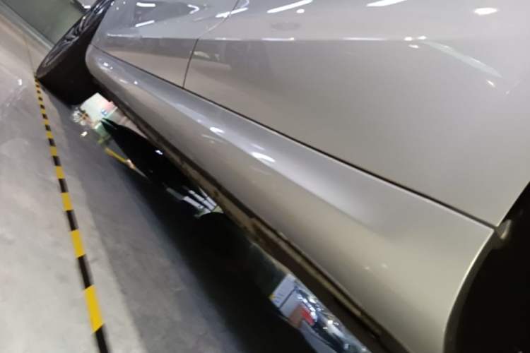Used Hima AITO M5 2022 Extended-Range Four-Wheel Drive Performance Version Left Side Sill