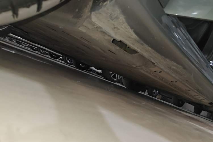 Used Hima AITO M5 2022 Range-Extended Rear-Drive Standard Version Left Side Sill