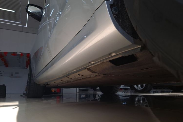 Used Hima AITO M5 2022 Extended-Range Four-Wheel Drive Performance Version Left Side Sill