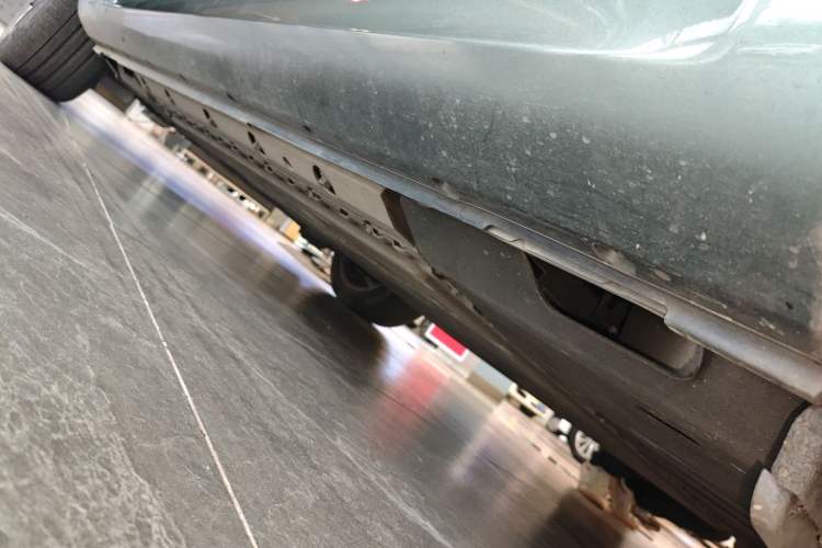 Used Hima AITO M5 2022 Range-Extended Rear-Drive Standard Version Left Side Sill