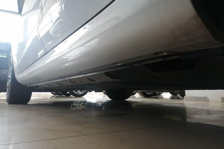Used Hima AITO M5 2022 Extended-Range Four-Wheel Drive Ultimate Edition Left Side Sill