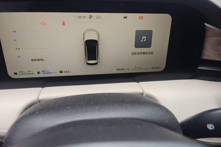 Used Hima AITO M5 2022 Extended-Range Four-Wheel Drive Performance Version Odometer Close Up