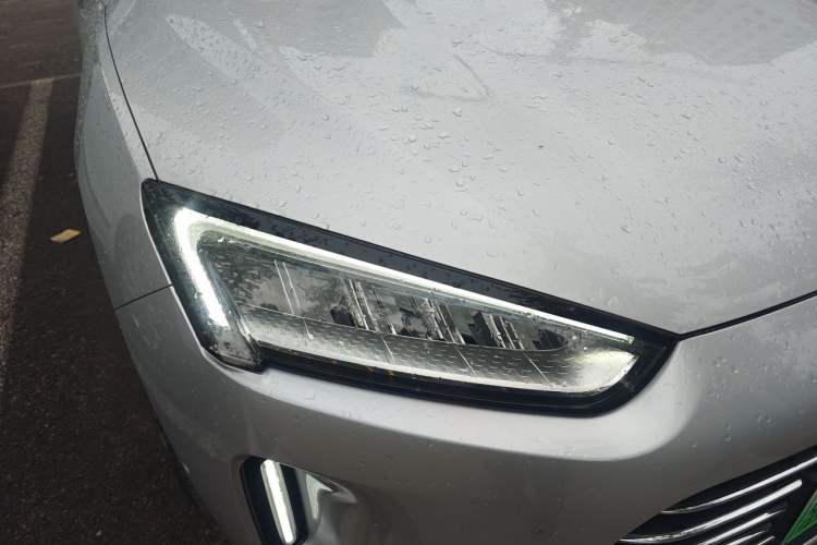 Used Hima AITO M5 2022 Extended-Range Four-Wheel Drive Performance Version Right Front Headlight