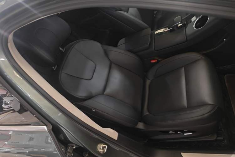 Used Hima AITO M5 2022 Range-Extended Rear-Drive Standard Version Right Front Seat