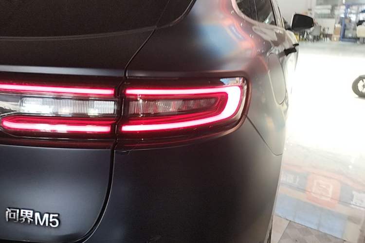Used Hima AITO M5 2022 Extended-Range Four-Wheel Drive Flagship Edition Right Rear Taillight