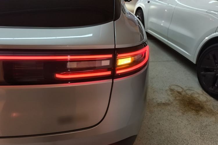 Used Hima AITO M5 2022 Extended-Range Four-Wheel Drive Performance Version Right Rear Taillight